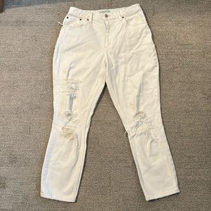 Abercrombie high rise mom Jean